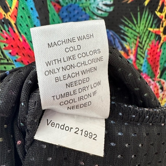 On The Byas Men's Tropical Floral Print Jersey Size Large Excellent Cond… - Picture 4 of 5